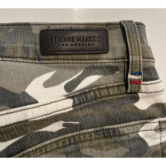 M1-22 ETIENNE MARCEL Women's Jeans Camo Zipper Pockets Green Size 27 - Picture 7 of 9
